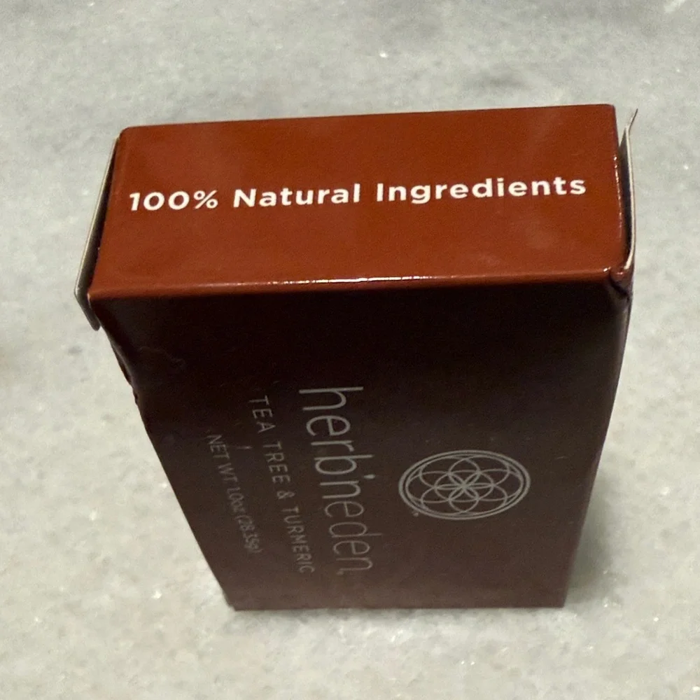 Tea Tree & Turmeric Cleanser - Brown